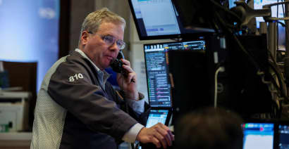 European shares close higher on hopes of softer U.S. tariffs; Bayer regains 5%